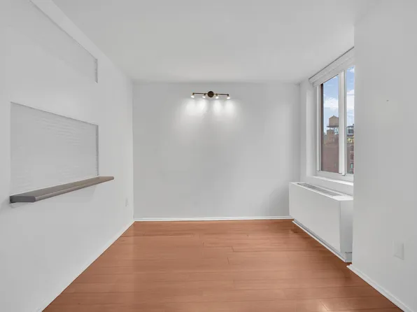 50 Lexington Avenue image 7 of 17