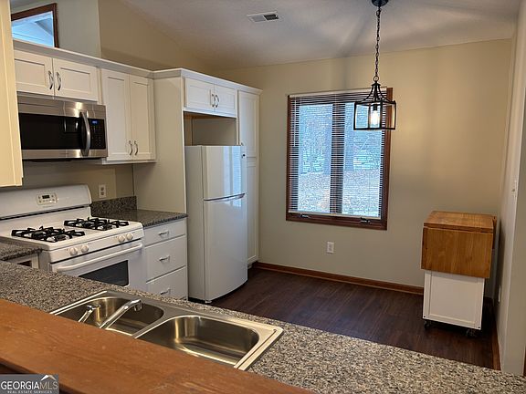 5th image of 332 Brookewood Dr