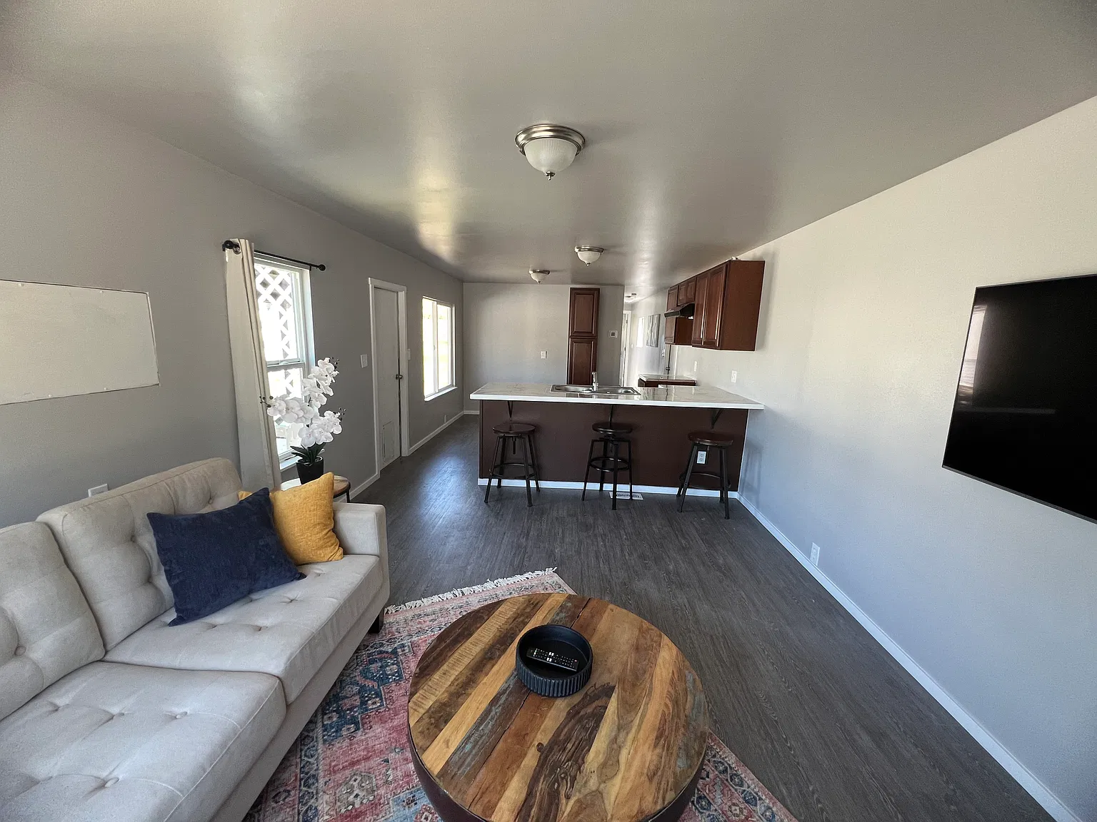 2 bed, 600 sqft, $1,400 — Photo 3
