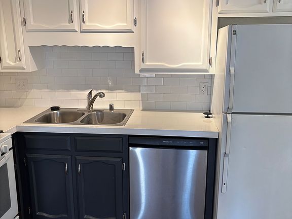 5th image of 12509 Hardin Ct NE #B