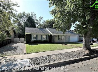 455 Rivella Vista Dr, Redding, CA 96001