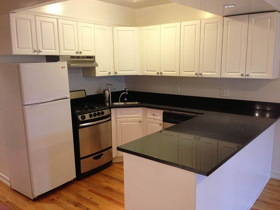 1st image of 468 2nd St APT 1