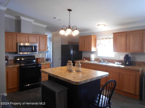 9058 Central Ave, Brooksville, FL 34613