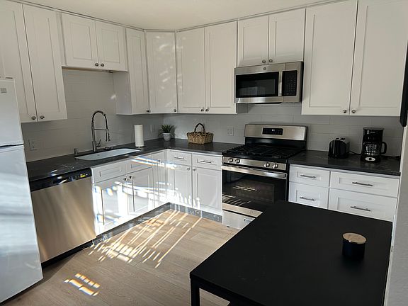5th image of 42692 Moonridge Rd