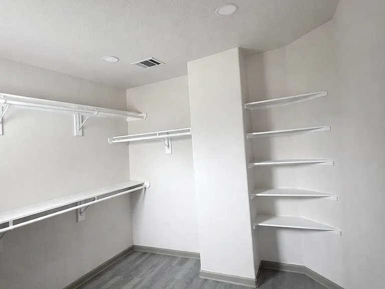15565 Kurt Dr — Photo 21