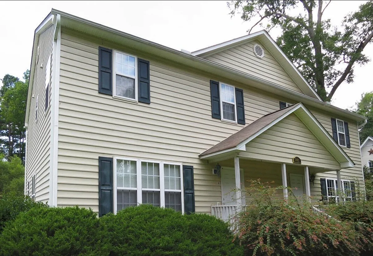 3 bed, 1584 sqft, $2,114 — Photo 3