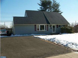 66 Queen Lily Rd, Levittown, PA 19057