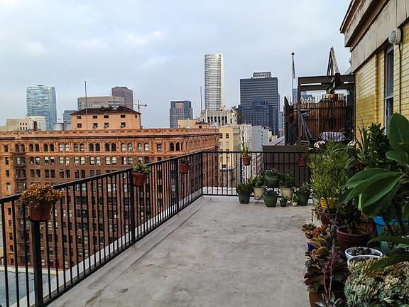 3rd image of 215 W 7th St APT 1305