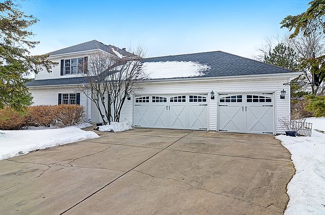 2nd image of 392 N Pondview Dr