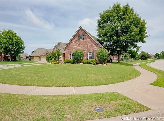 3rd image of 4201 N Lions Ct