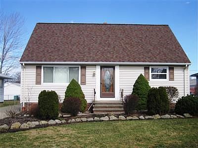 1st image of 19350 Parkmount Ave