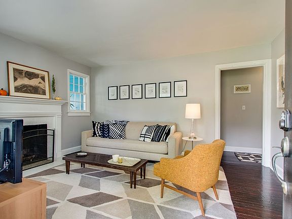 5th image of 2952 Primrose Cir