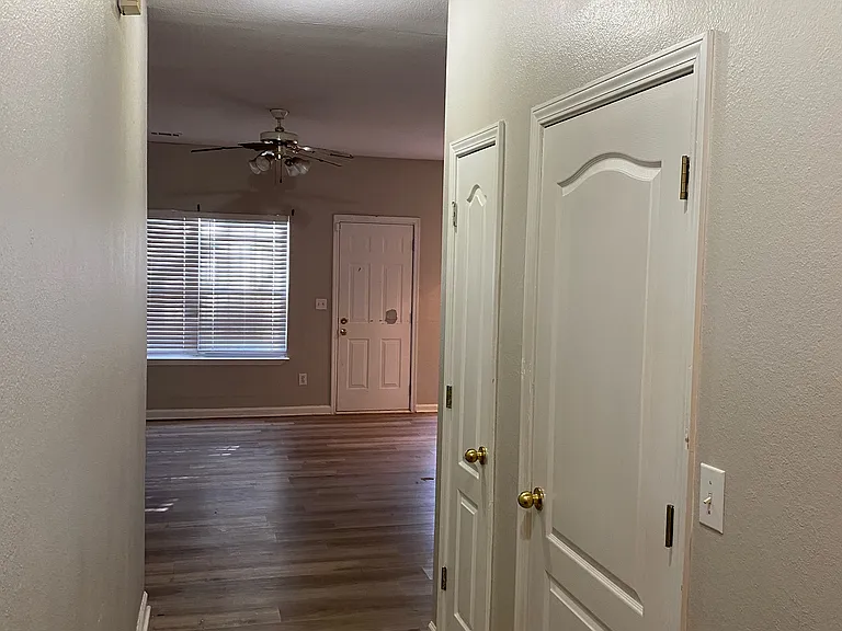 5057 Windsor Forrest Ln — Photo 12