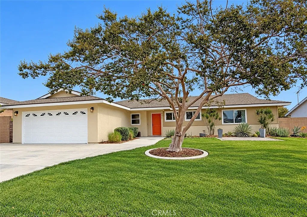 4 bed, 1352 sqft, $3,500 — Photo 1