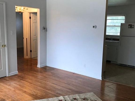 4th image of 502 E Spruce St