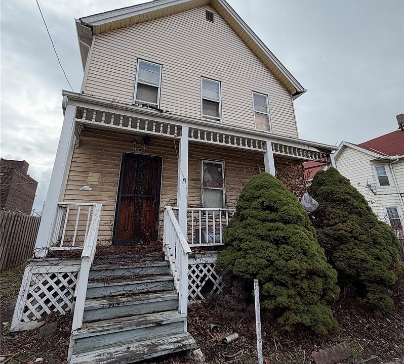 1st image of 1596 E 32nd St