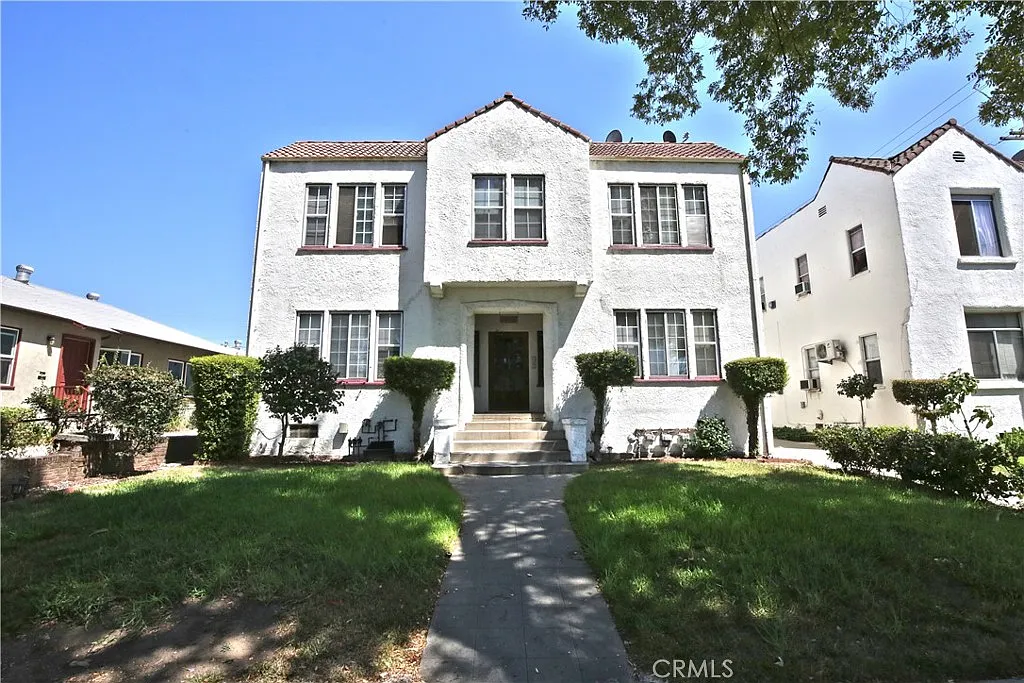 2 bed, 1243 sqft, $2,200 — Photo 2