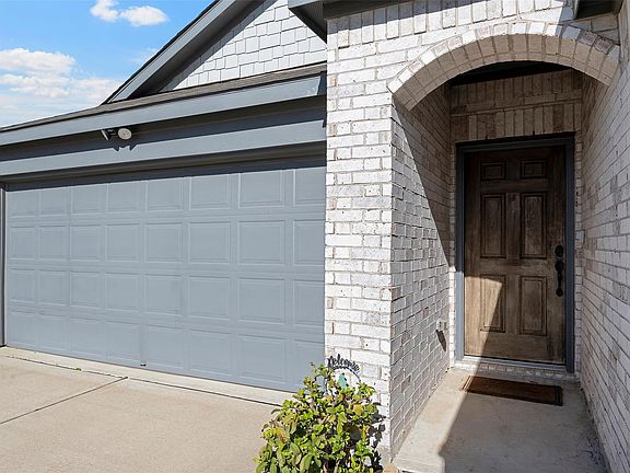4th image of 41675 Sorrel Spring Ln