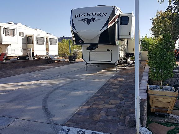 3rd image of 851 Oriole Way
