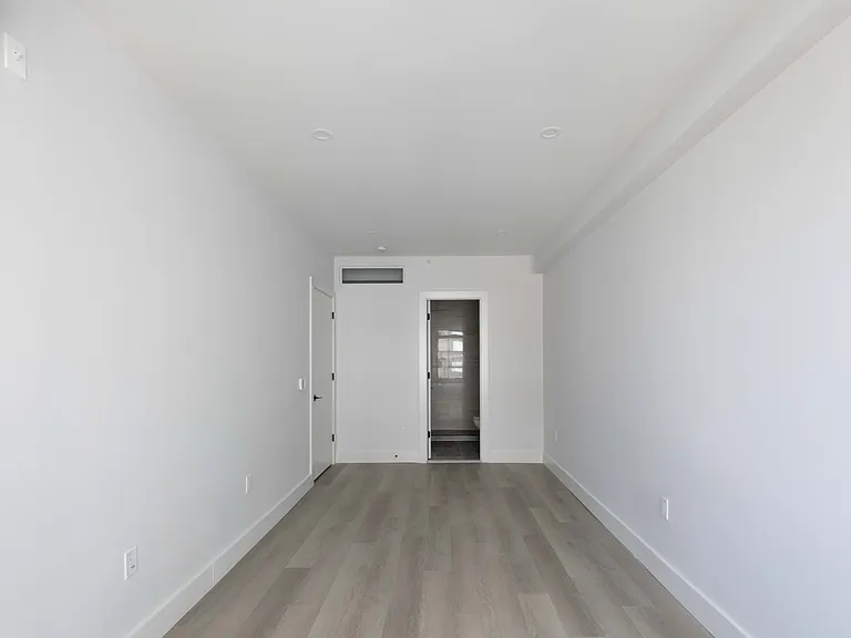 215 E 124th St #7B — Photo 10