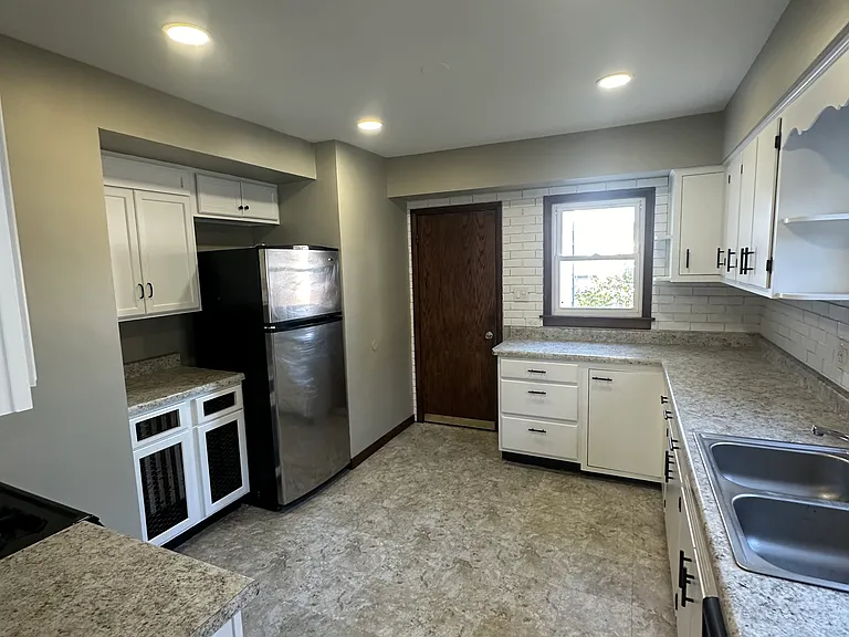 721 Mulberry St — Photo 2