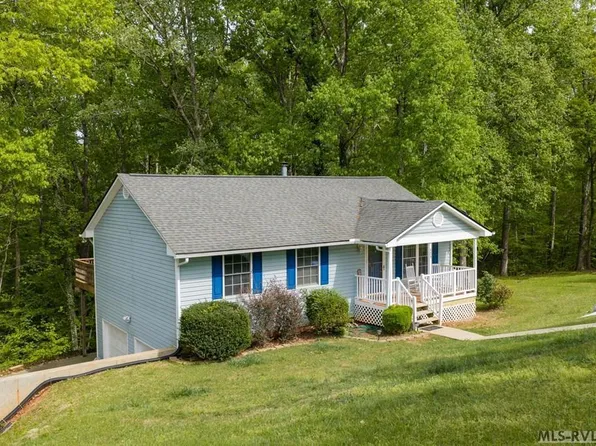 525 Hicks Dr, Bracey, VA 23919