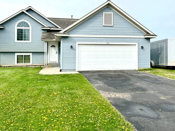 206 Charyridge Dr, Kent City, MI 49330