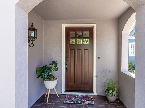 3rd image of 1504 Hanchett Ave