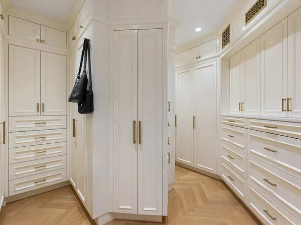 530 East 76th Street image 13 of 19