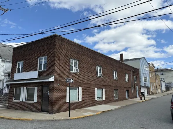 35 Autumn St, Lodi, NJ 07644