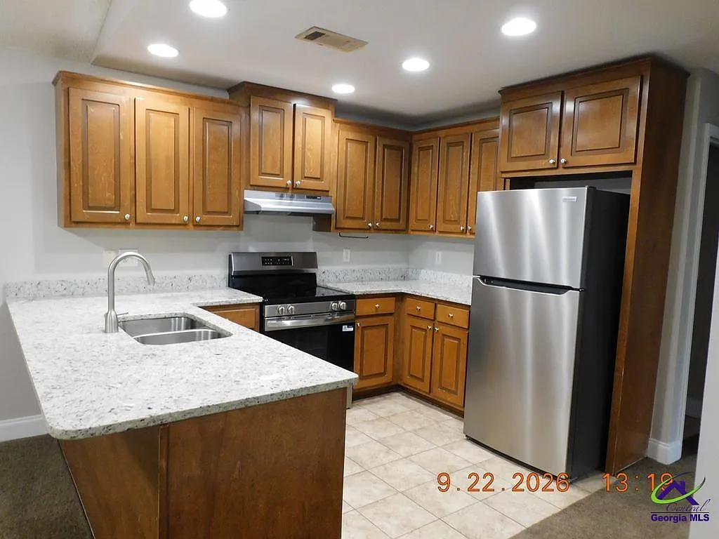 3 bed, 2.0 bath, 1250 sqft, $1,495 — Photo 4