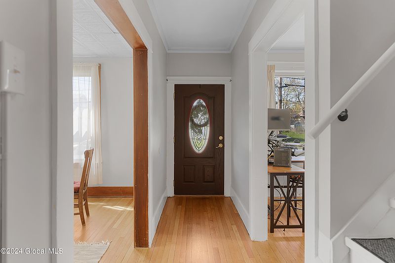 5th image of 610 Bedford Road