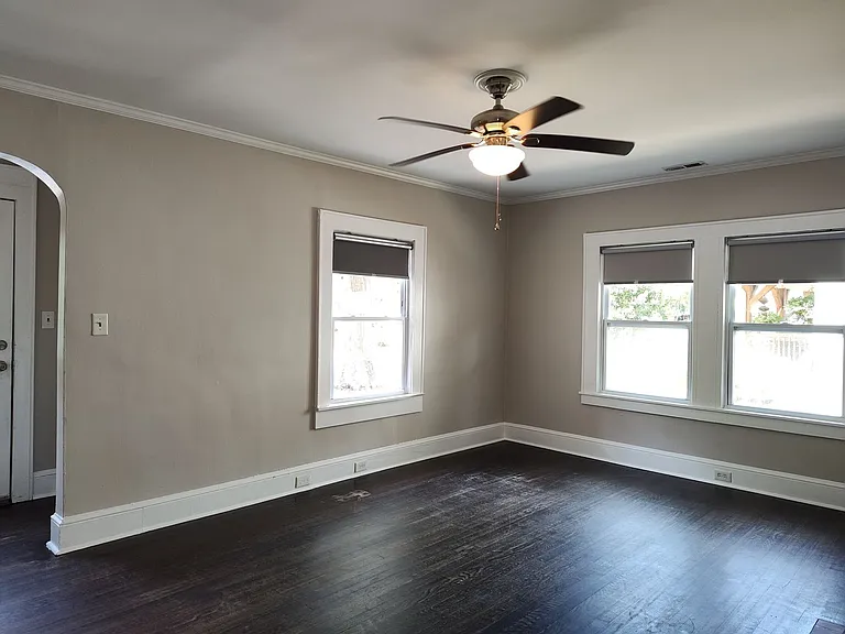 1405 Shamrock Dr — Photo 7