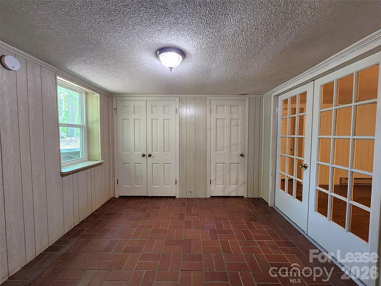 3340 Silver Stream Rd — Photo 27