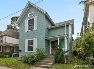 229 Oakley Pl NE, Grand Rapids, MI 49503