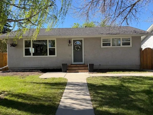 527 N Athlone Rd SE, Calgary, AB T2H 1V8