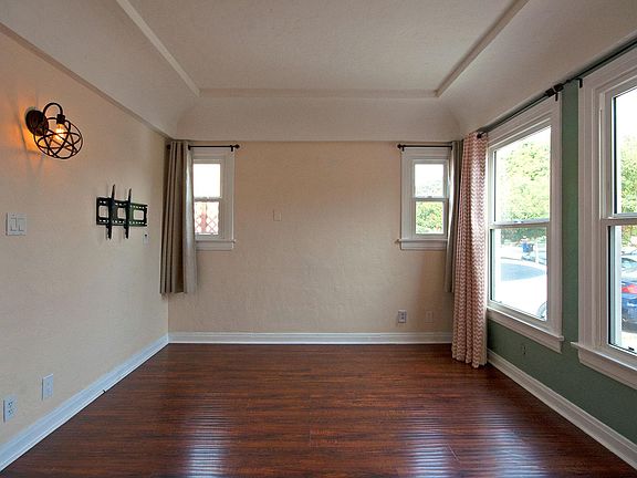 5th image of 4032 Garden Ave