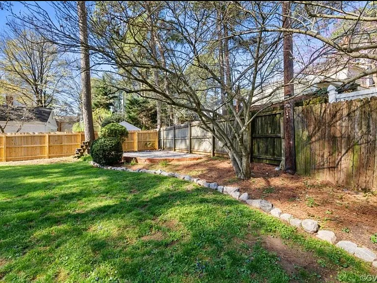 910 Orchard Rd — Photo 24