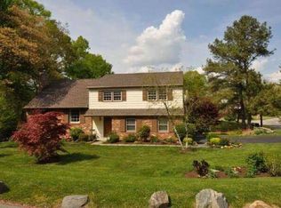 15 Waterford Way, Wallingford, PA 19086