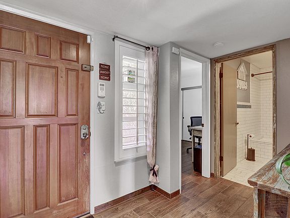 3rd image of 426 Shoreview Dr