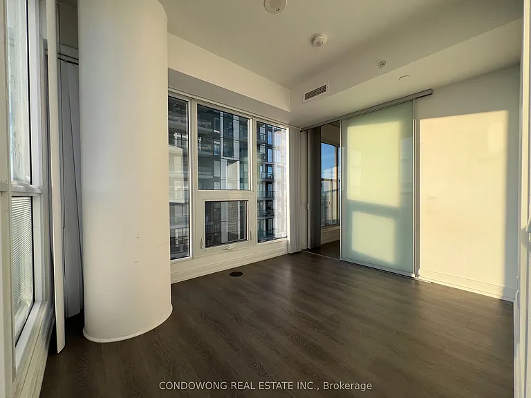 181 Dundas St E #4811 — Photo 5