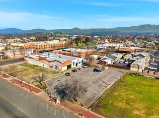 100 E Honolulu St, Lindsay, CA 93247