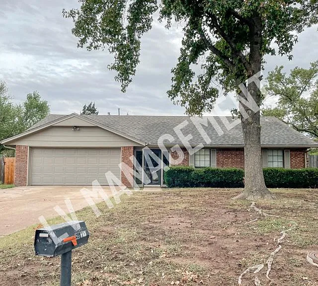 1614 Terrace Dr — Photo 2