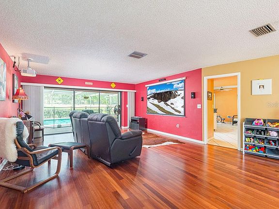 3rd image of 2750 Landmark Dr