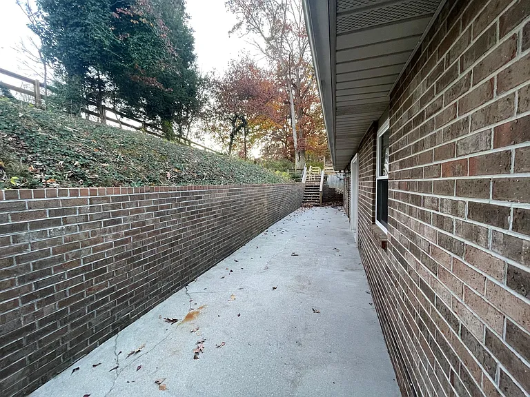 5011 Candace Cir — Photo 10