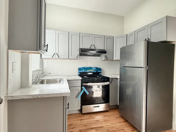 1072 Putnam Avenue image 7 of 12