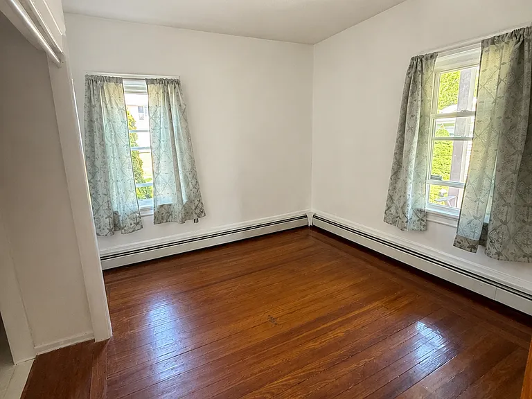 29 Eton Ave — Photo 16