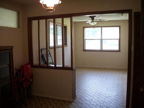 5th image of 406 E Carolanne Blvd