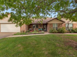 805 Dogwood Ln, Prairie Grove, AR 72753