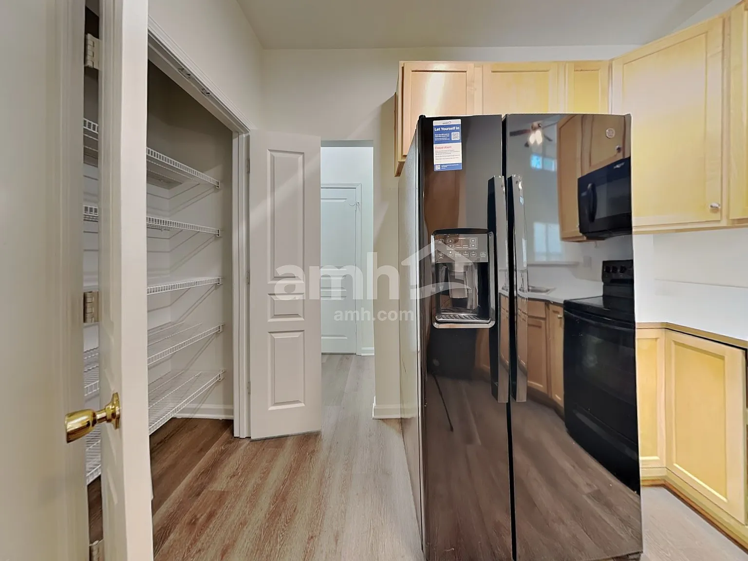 3 bed, 2.5 bath, 1782 sqft, $1,985 — Photo 4
